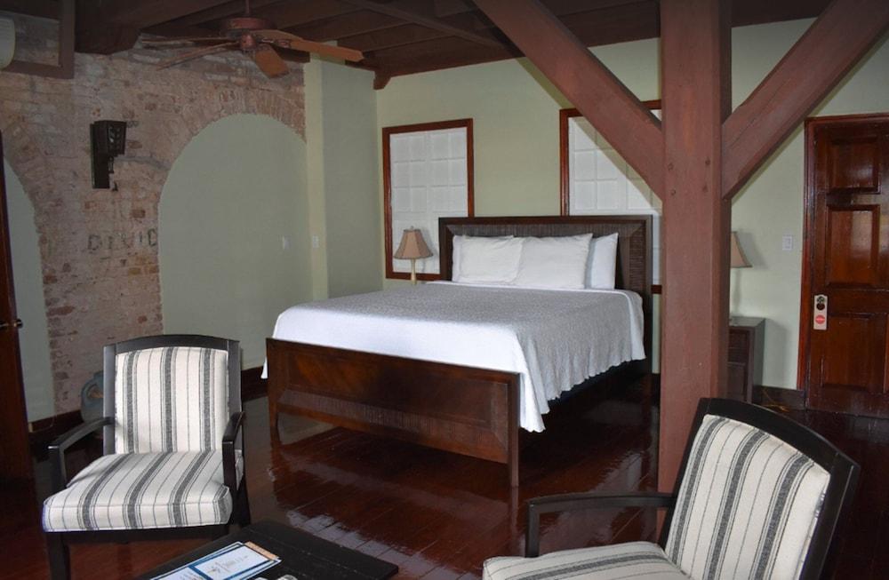Copper And Lumber Store Hotel English Harbour Buitenkant foto